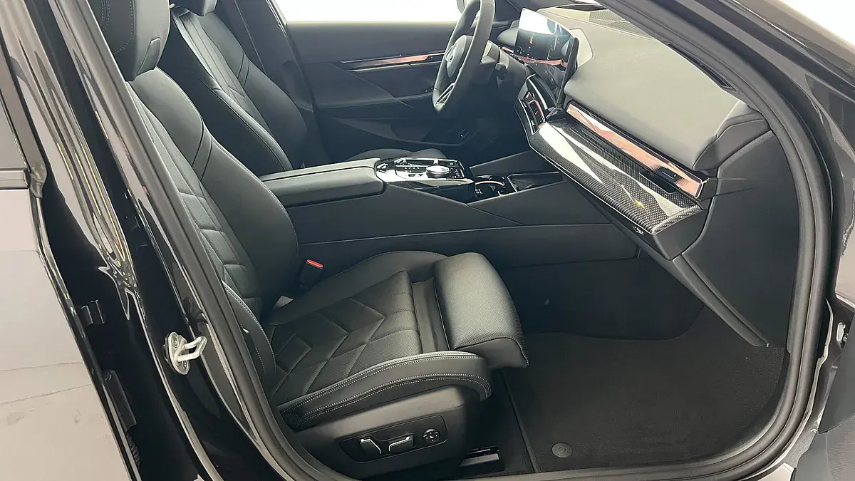 Bild 13 - BMW i5 eDrive40