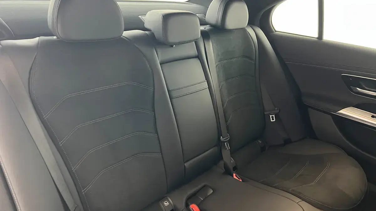 Bild 7 - Mercedes E 300de 4MATIC Ö-Paket