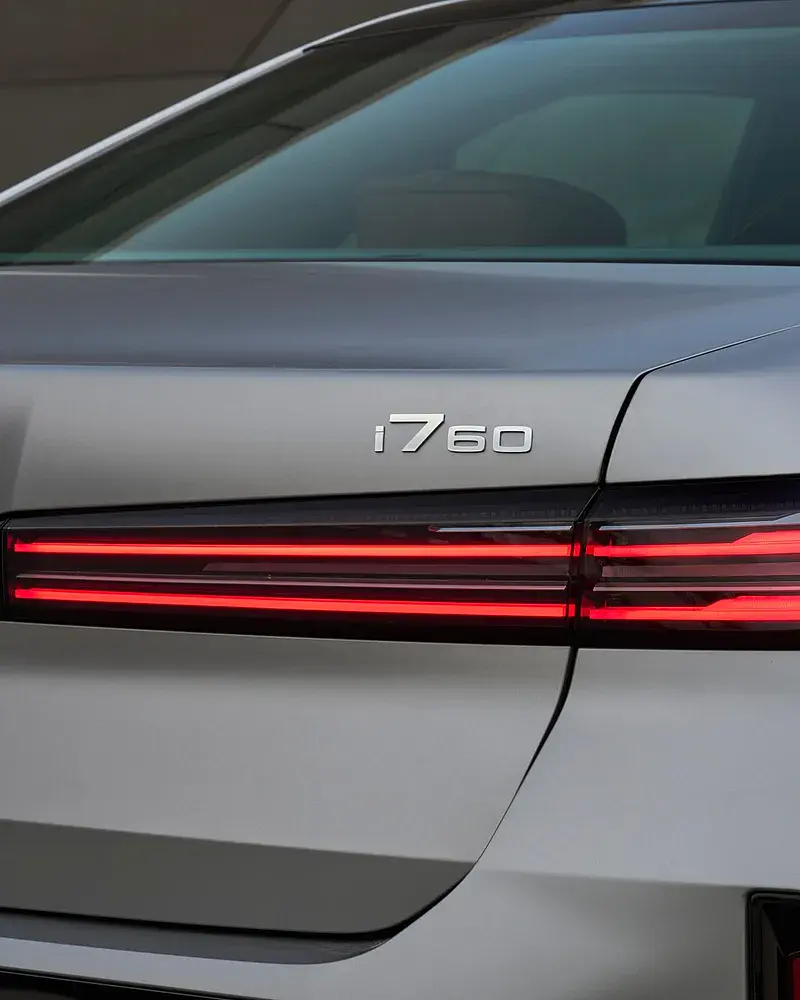 BMW i7 60