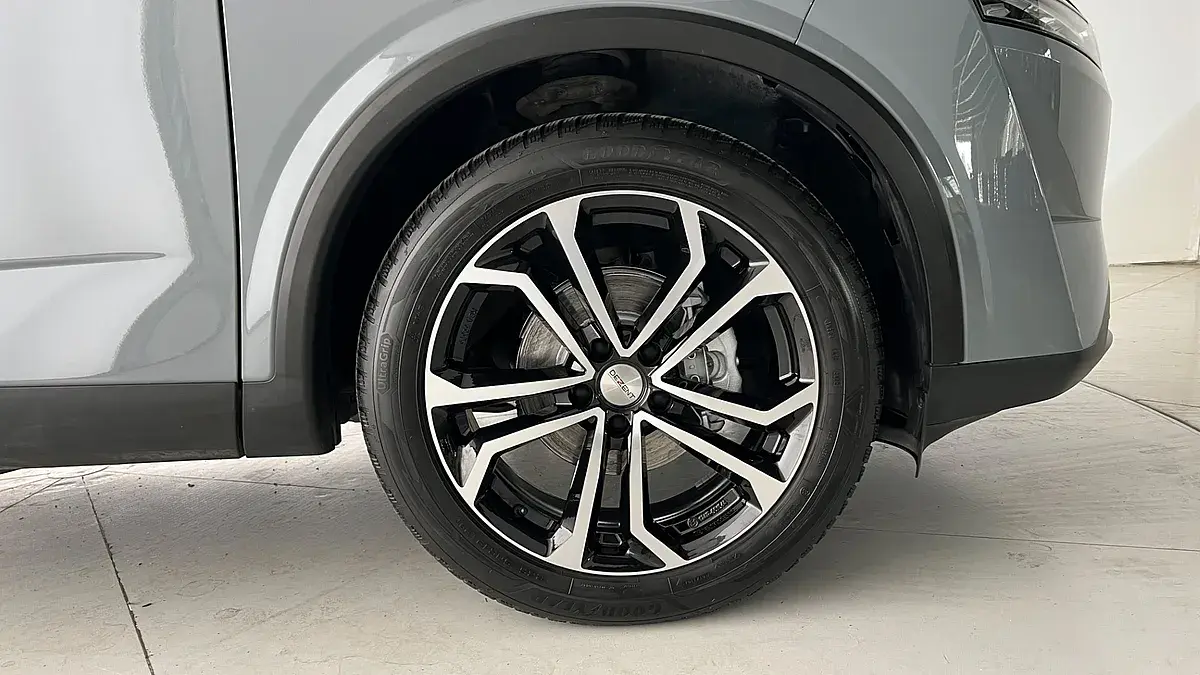Bild 8 - Nissan Qashqai 1,3 DIG-T MHEV 4x4 Tekna