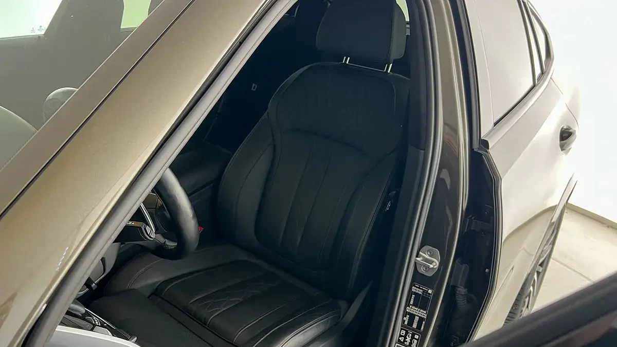 Bild 18 - BMW X6 M50i