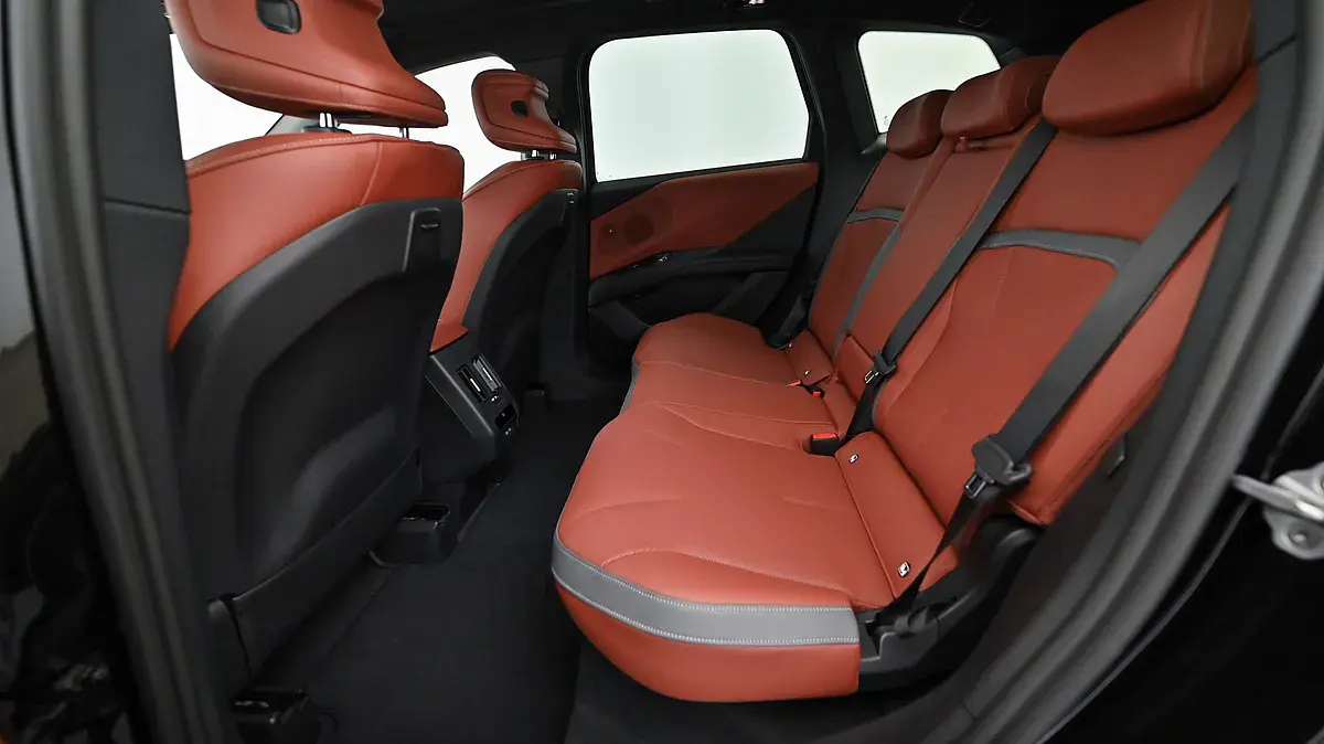 Bild 18 - BMW iX3 50 xDrive