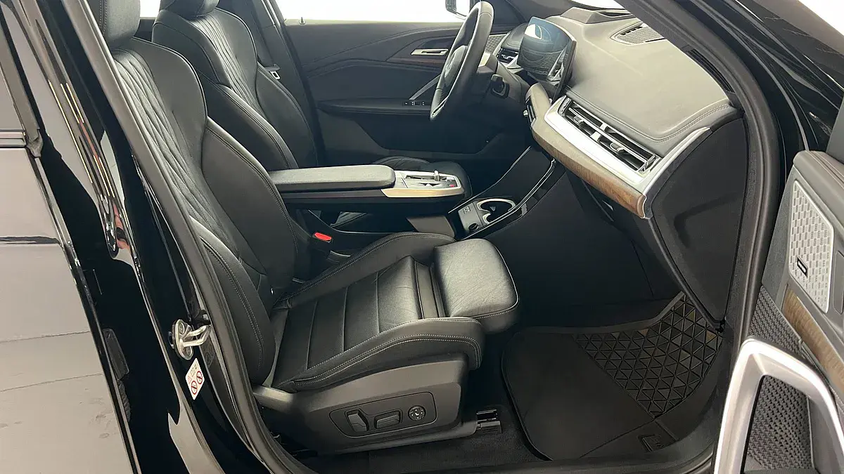 Bild 5 - BMW iX1 xDrive30