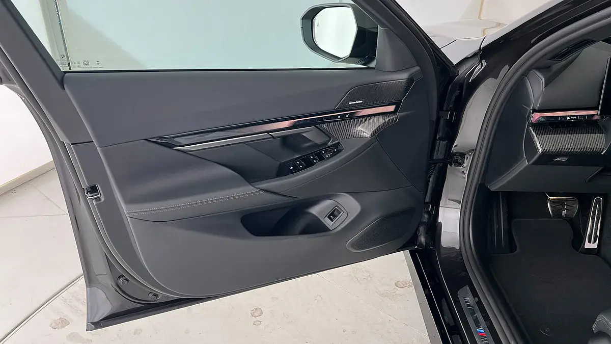 Bild 8 - BMW i5 eDrive40