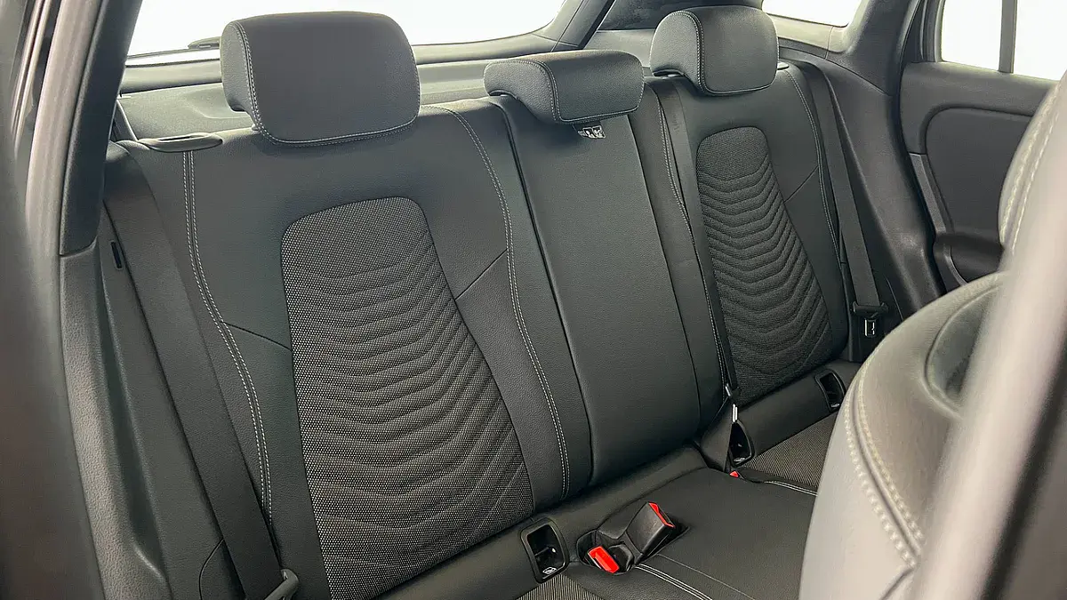 Bild 6 - Mercedes GLA 200d 4MATIC Ö-Edition