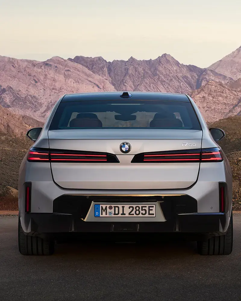 BMW i7 60