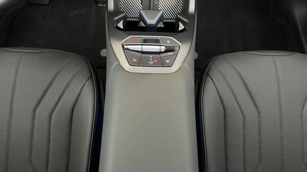 Bild 12 - BMW iX3 50 xDrive