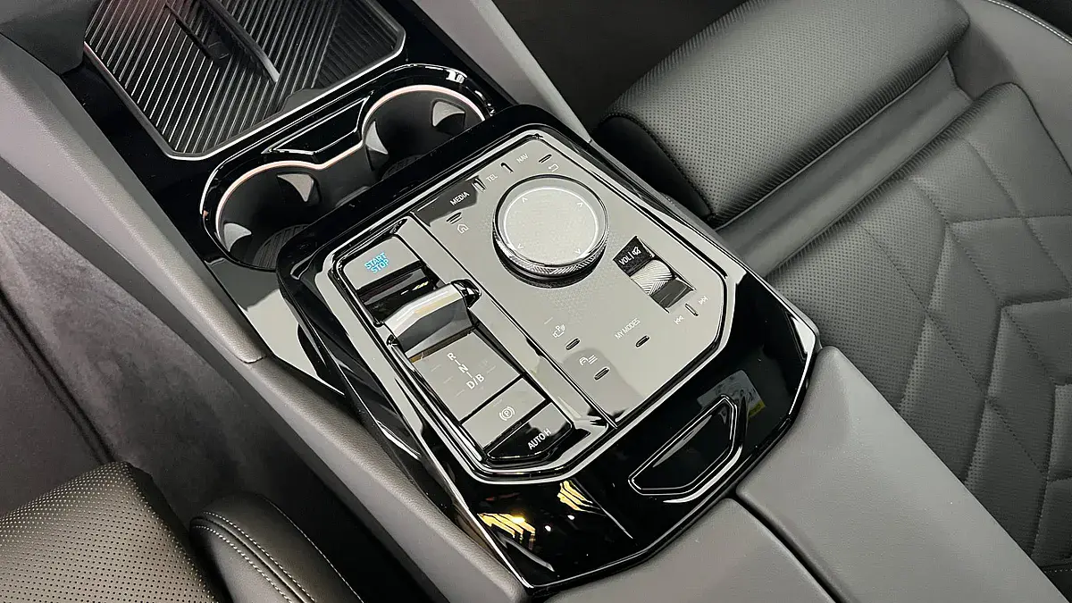 Bild 16 - BMW i5 xDrive40