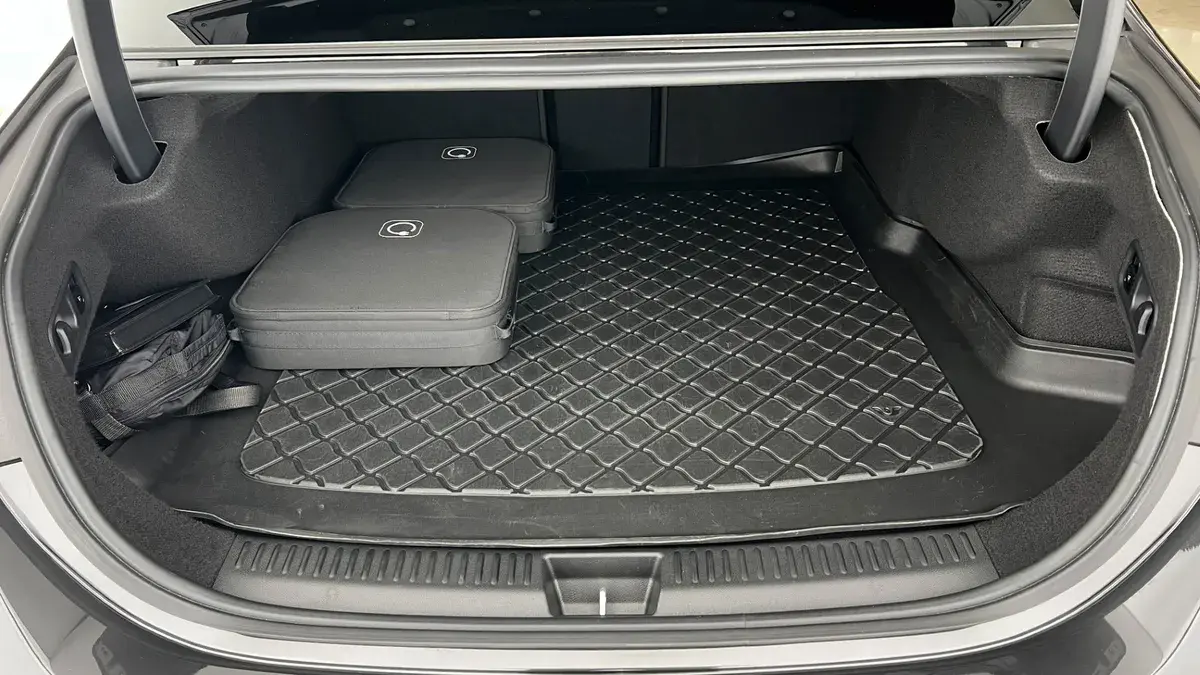 Bild 8 - Mercedes E 300de 4MATIC Ö-Paket