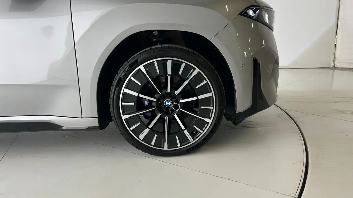 Bild 8 - BMW iX3 50 xDrive