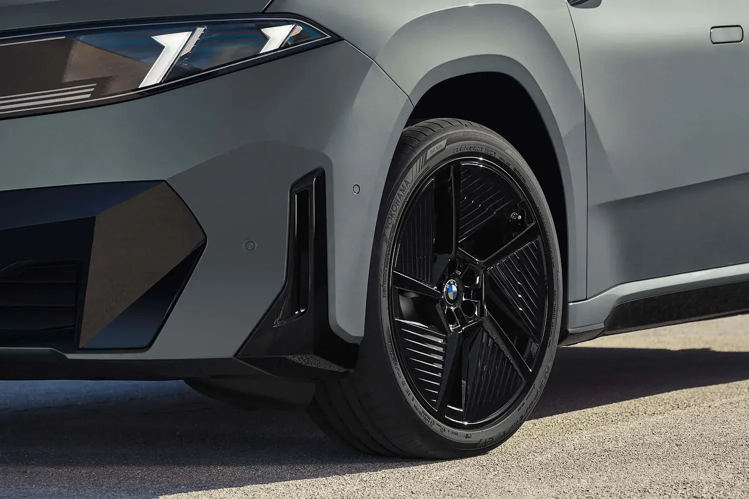 BMW ix4